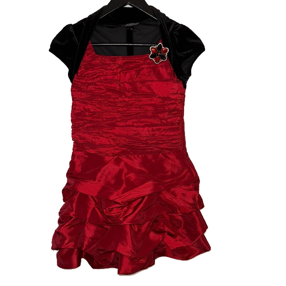 3/$12 💜 Red satiny Holiday dress
